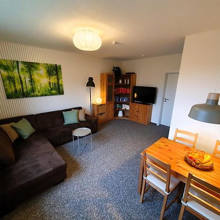 Radfreundliches Wohlfuehl-Apartment Mit Terrasse Und Parkplatz - Fewo Woody Schwerin  Luaran gambar