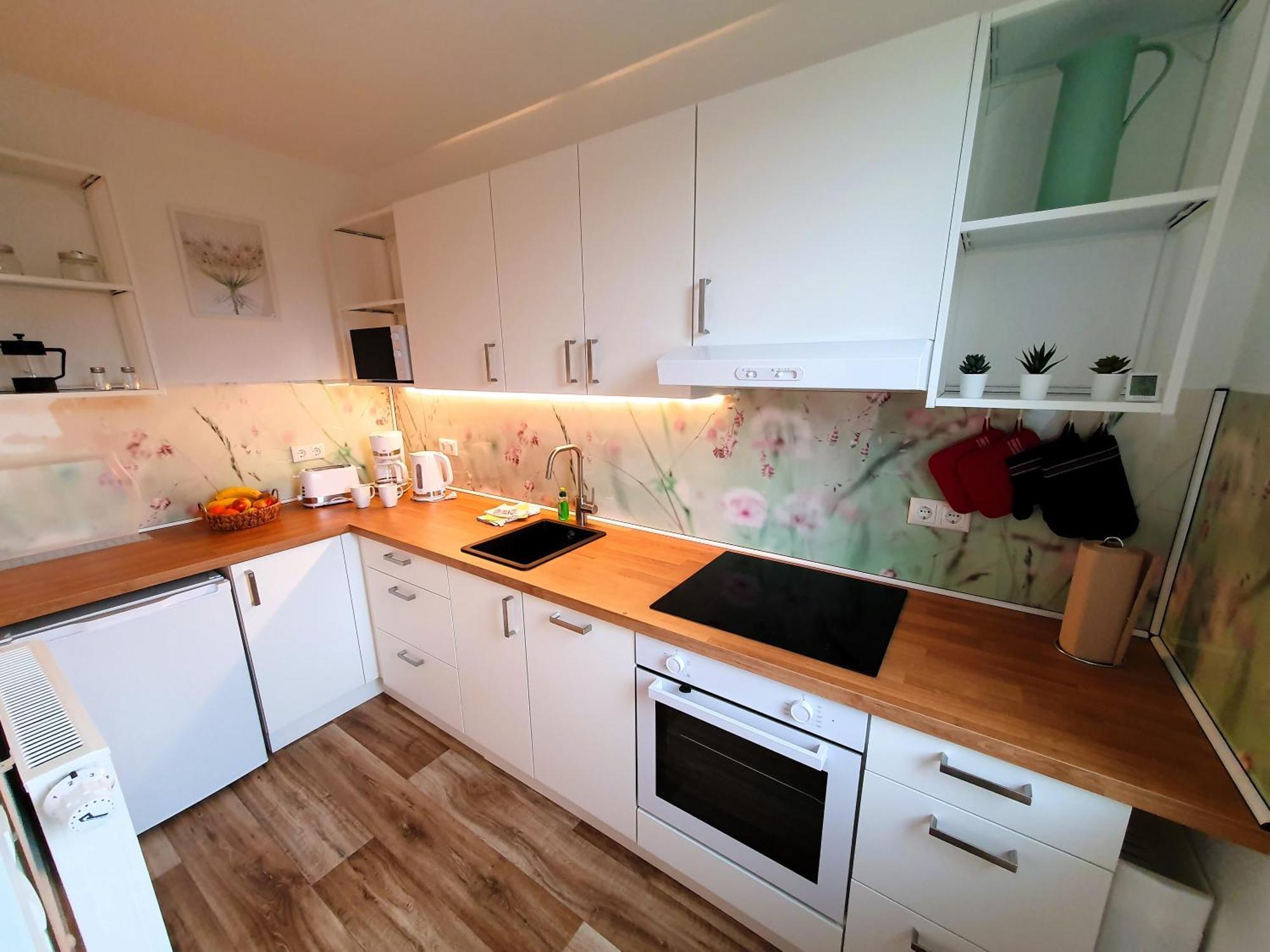 Radfreundliches Wohlfuehl-Apartment Mit Terrasse Und Parkplatz - Fewo Woody Schwerin  Luaran gambar