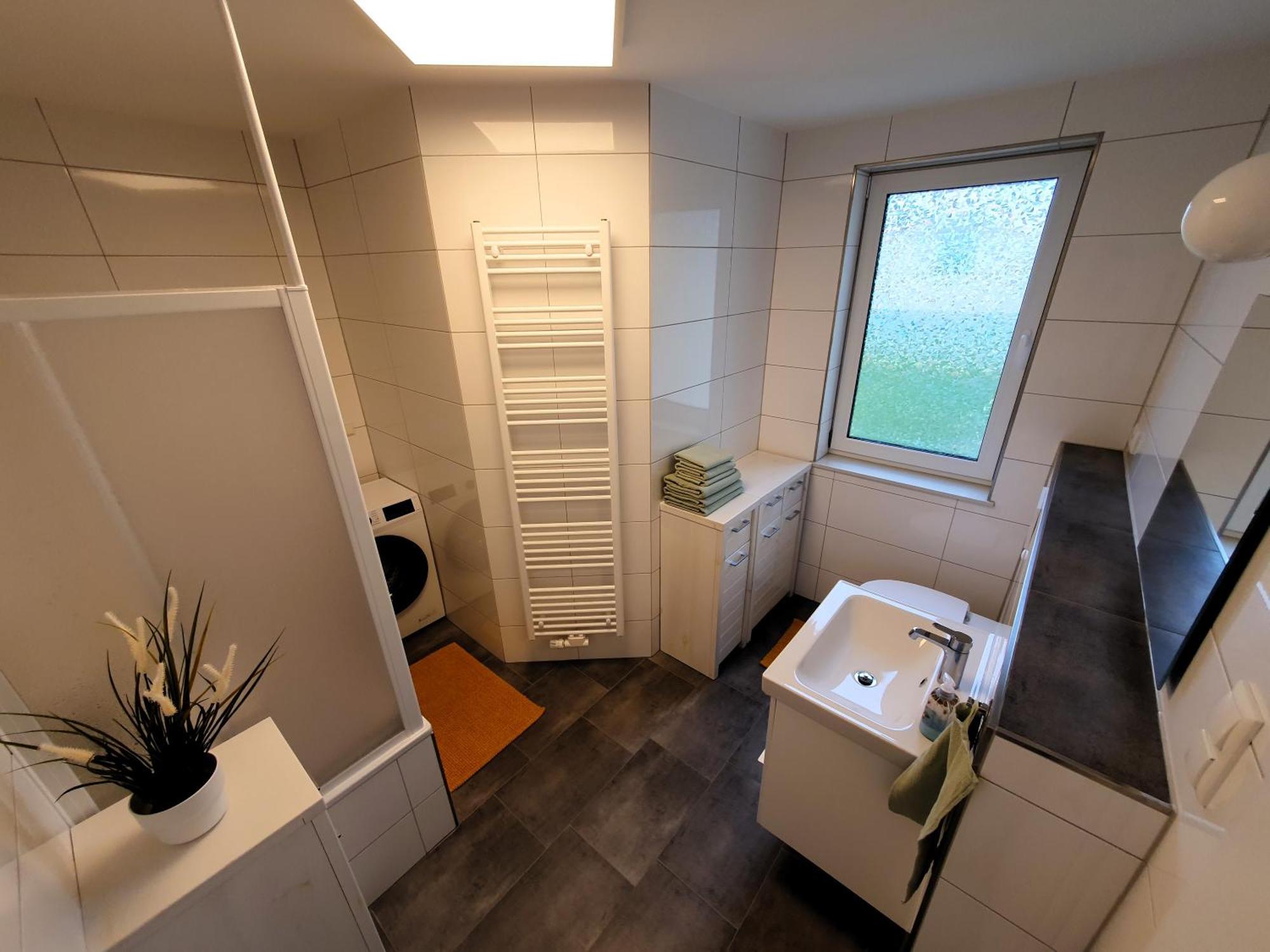 Radfreundliches Wohlfuehl-Apartment Mit Terrasse Und Parkplatz - Fewo Woody Schwerin  Luaran gambar